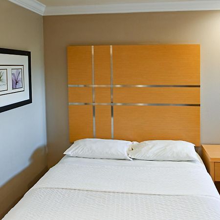 Days Inn By Wyndham San Francisco S/Oyster Point Airport South San Francisco Bagian luar foto
