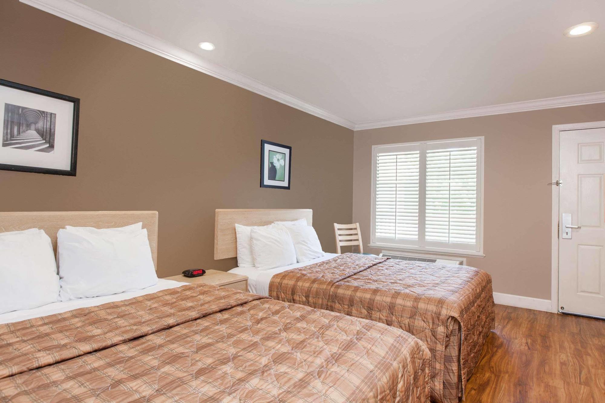 Days Inn By Wyndham San Francisco S/Oyster Point Airport South San Francisco Bagian luar foto