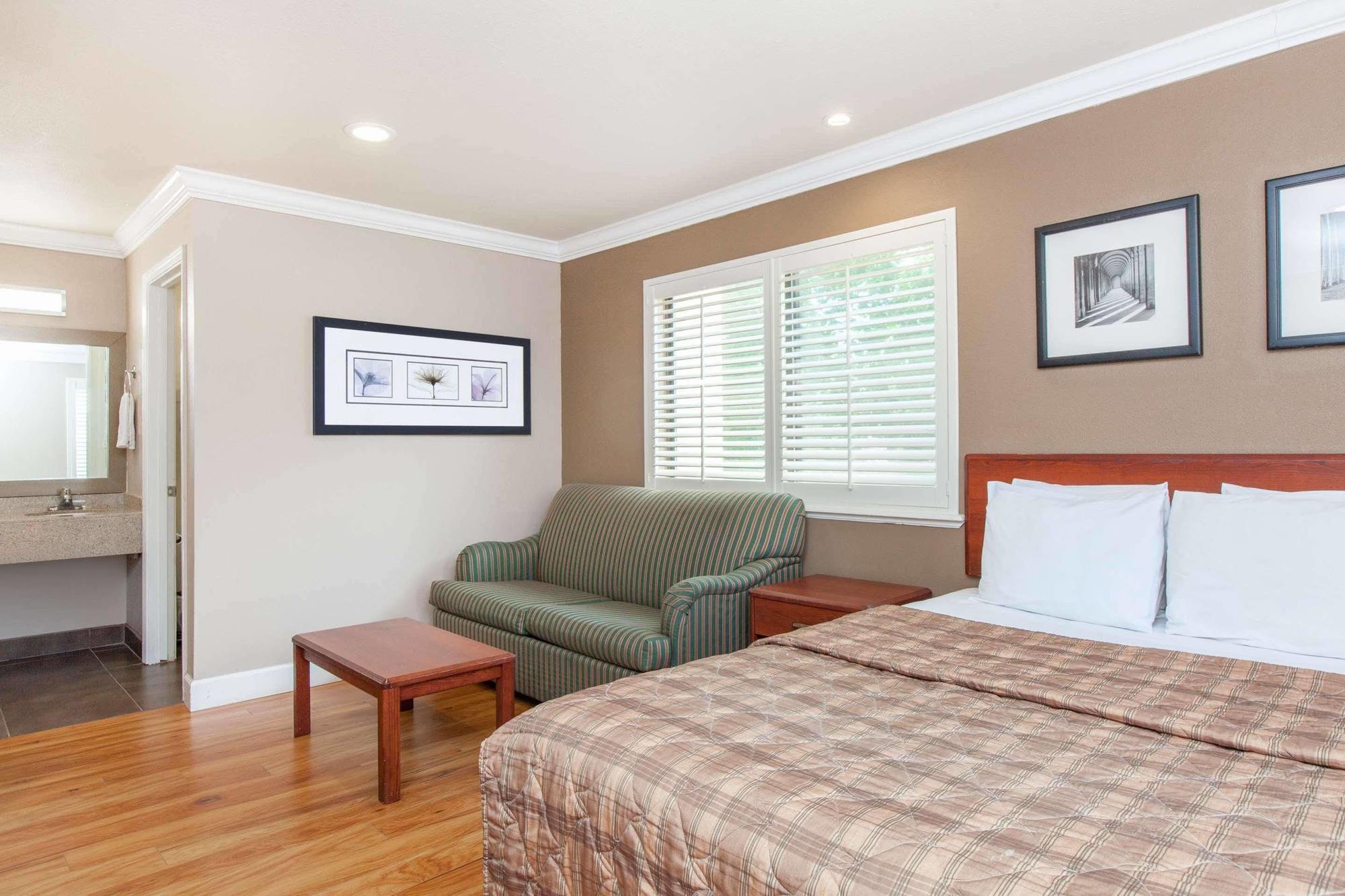 Days Inn By Wyndham San Francisco S/Oyster Point Airport South San Francisco Bagian luar foto